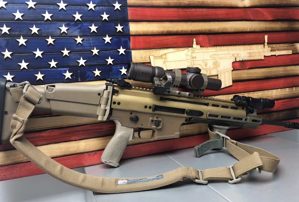 Vortex Razor Gen III 1-10x optic on an FN SCAR 16 with Trijicon HRS RMR