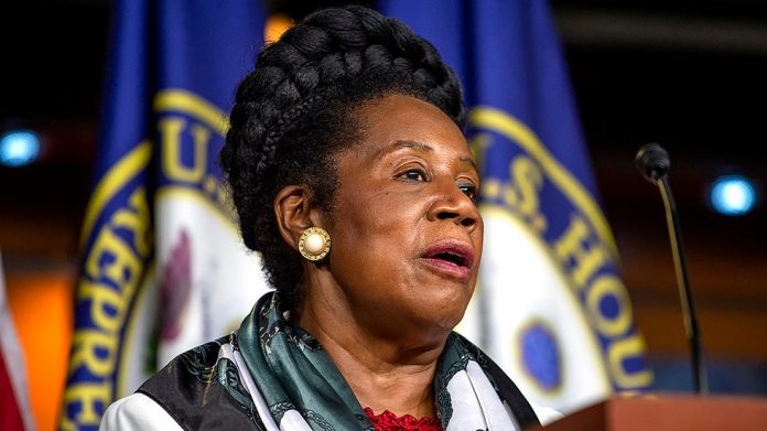 jacksonleeshelia_070120bc_lead