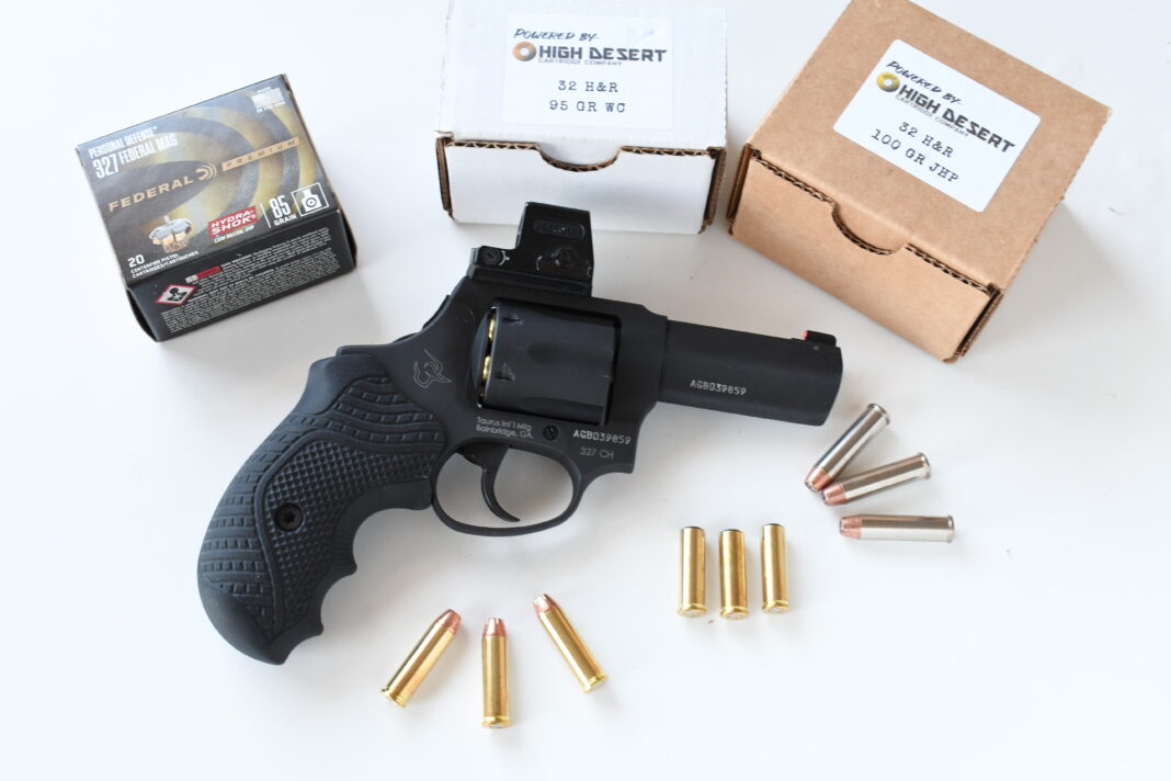 DSC_1962 Taurus 327 Defender TORO Revolver