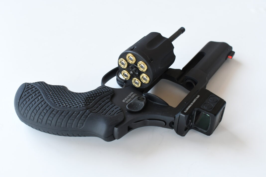 DSC_1969 Taurus 327 Defender TORO