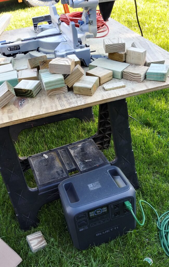 Elite 200 V2 powering a chop saw.