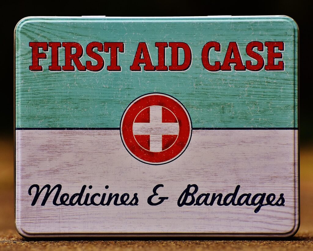 Three Cs - render first aid to others.
