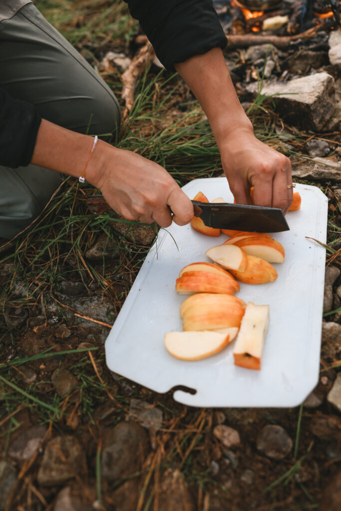 CRKT Razel Nax slicing fruit